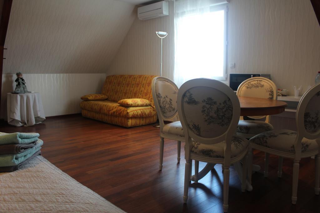 Le Clos Des Roses Saint-Règle Εξωτερικό φωτογραφία